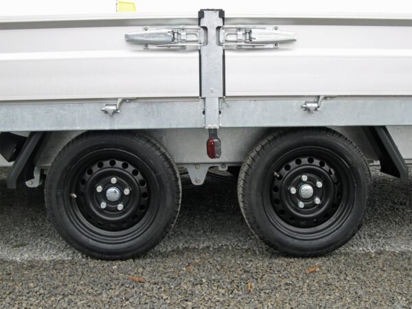 0dee07203418a72583e5dd79d66965ed.jpg Hapert Indigo HT-2 – 3500 – 4050 x 2000 Kipphydraulik, Reling, Rampe