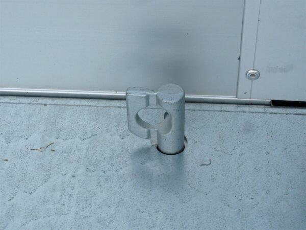 27fb595d8f04cae613c7bd573b930a64.jpg Unsinn UDK 3620-35-14 E-Pumpe, Stahlboden, 14 Zurrpins Spinlock