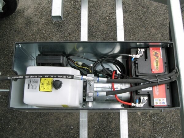 Unsinn UDK 3017-26-13 Stahlboden, E-Pumpe, 10 Zurrpins Spinlock