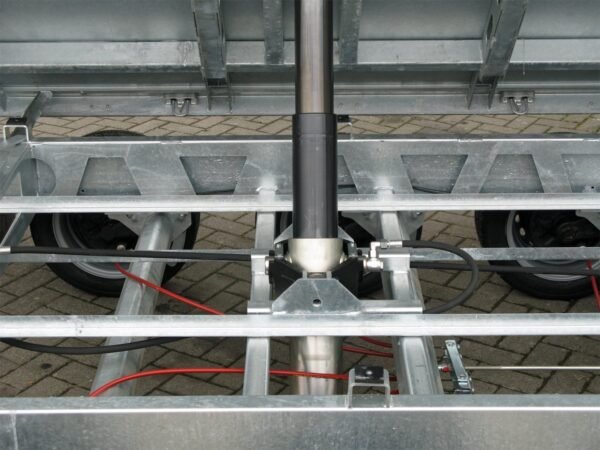 Humbaur HTK 3500.41 ALU Tridem 3 Achser mit E-Pumpe