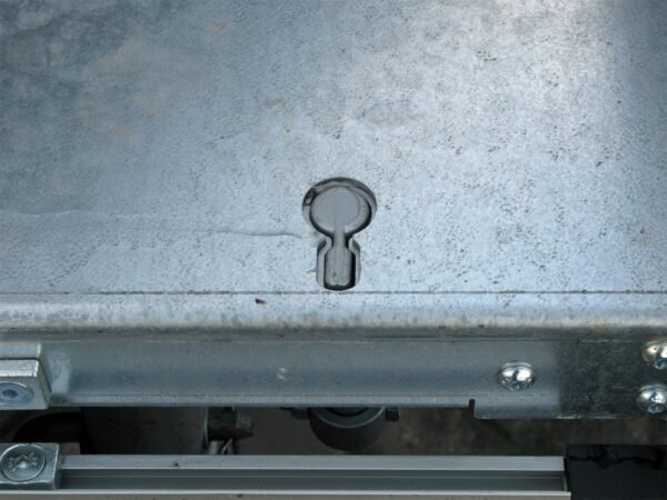 65f4d68a152bcdfb558e48afafe24a0a.jpg Unsinn UDK 3620-35-14 E-Pumpe, Stahlboden, 14 Zurrpins Spinlock