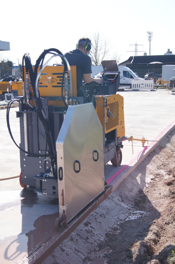 CEDIMA CF-6032 dieselbetriebener Fugenschneider Ø 1200 mm