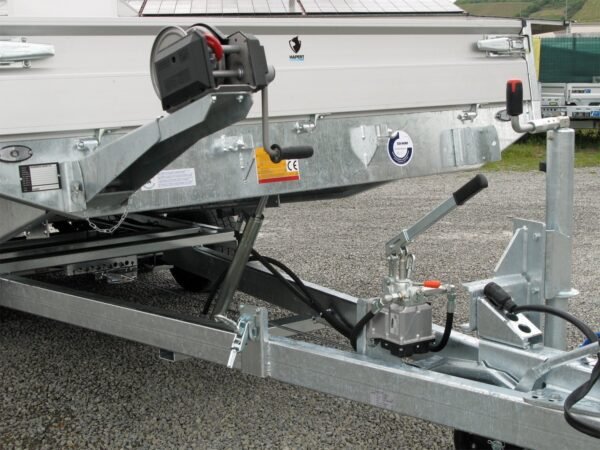 a1b60cfa6b8b9e72a9b206c570fc4964.jpg Hapert Indigo HT-2 – 3500 – 4050 x 2000 Kipphydraulik, Reling, Rampe