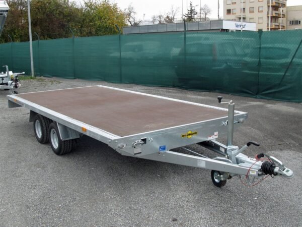 Humbaur Universal 3000 Seilwinde und Auffahrbohlen