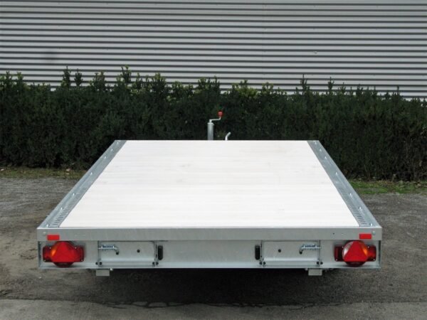 bac1729d37816e0b04c6ba53c6e013c5.jpg Humbaur Universal 3500 Aluboden, Seilwinde, Rampen
