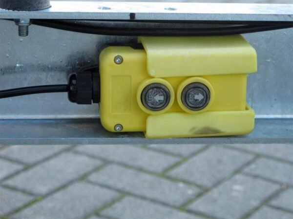 bc8dc2e92112275da59ba352aa5070c3.jpg Humbaur HUK 272715 E-Pumpe und Gitteraufsatz