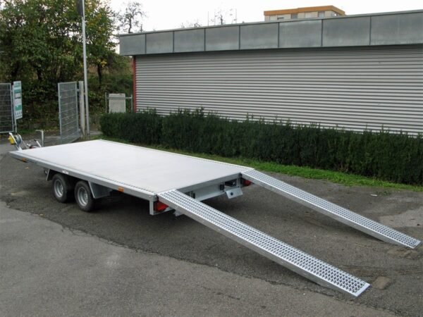 dfa75609458a5e7b47a01bfd73c4e514.jpg Humbaur Universal 3000 Seilwinde, Auffahrbohlen u Aluboden