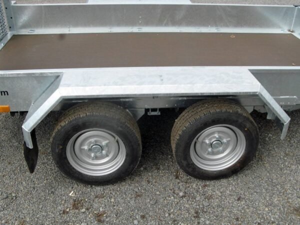 Humbaur HS353016 – 12 Zurringe, Stahlrampen stehend