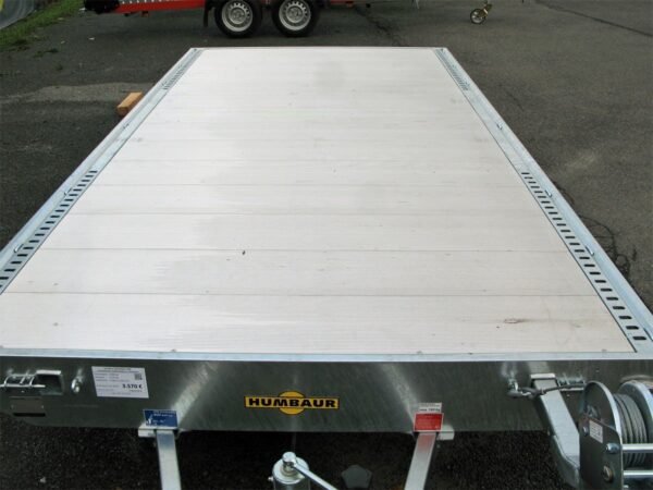 f7188fdbd35e020927f6c18b3ae847b4.jpg Humbaur Universal 3000 Seilwinde, Auffahrbohlen u Aluboden